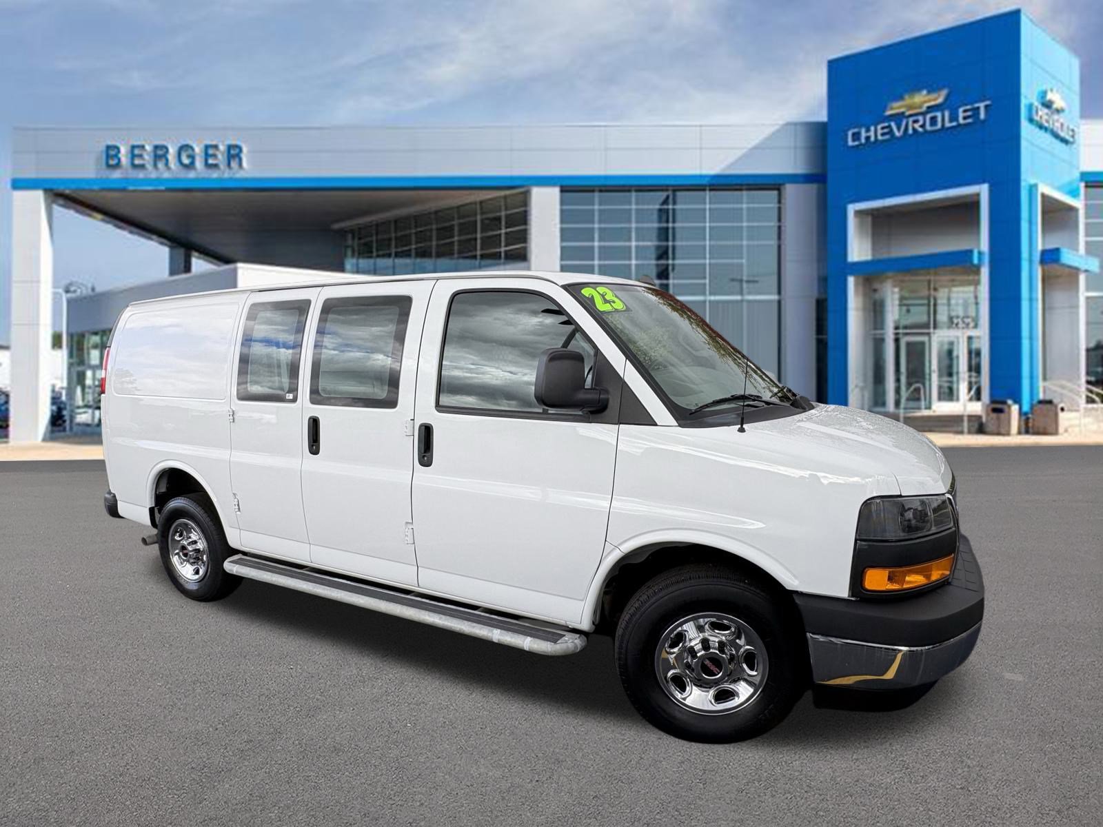 2023 GMC Savana Cargo 1WT's photo