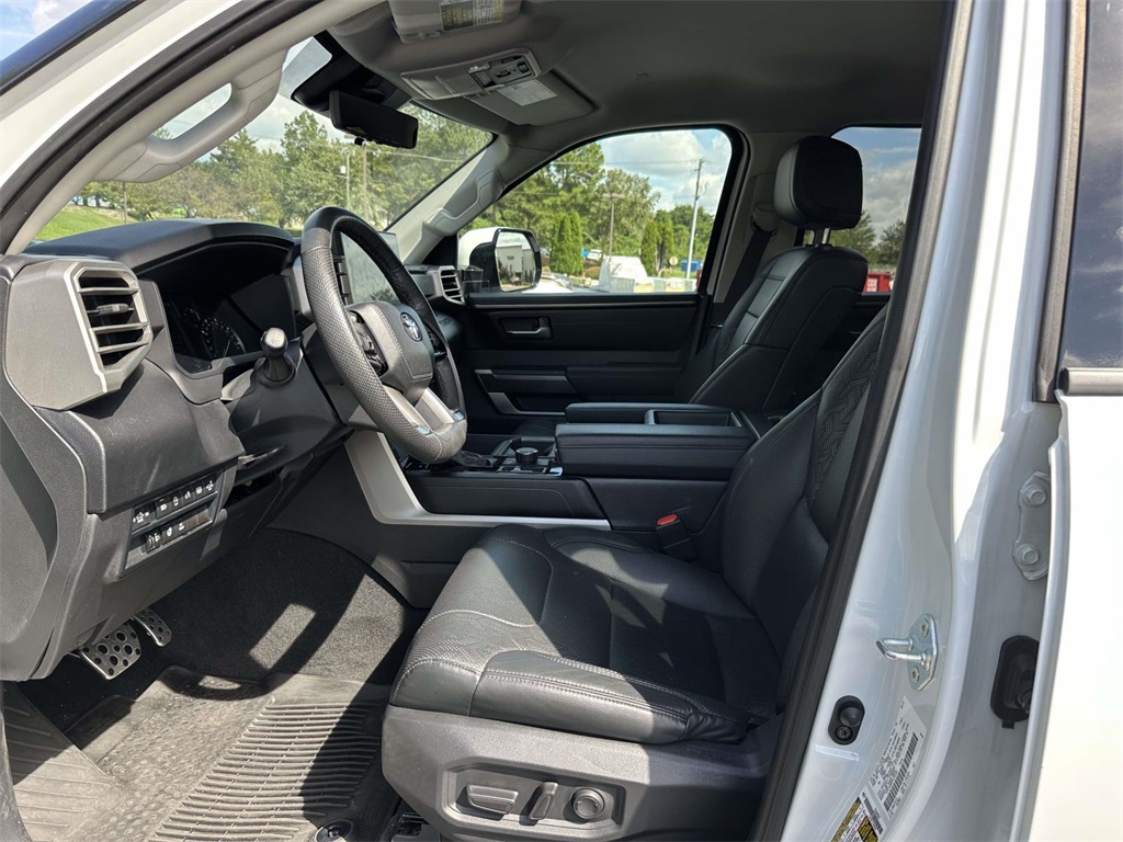 2023 Toyota Tundra SR5 CrewMax photo 14