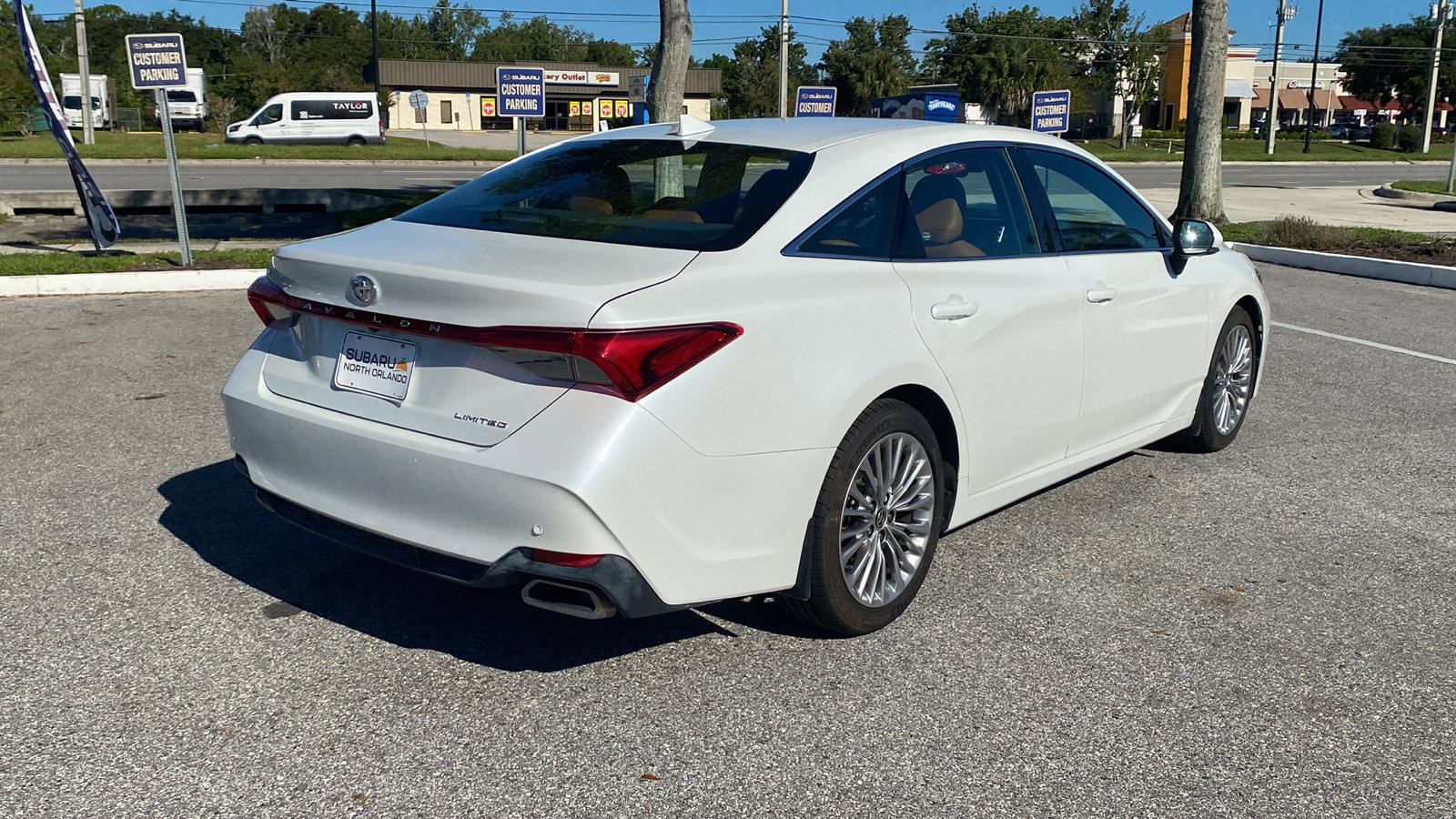 2020 Toyota Avalon Limited photo 25