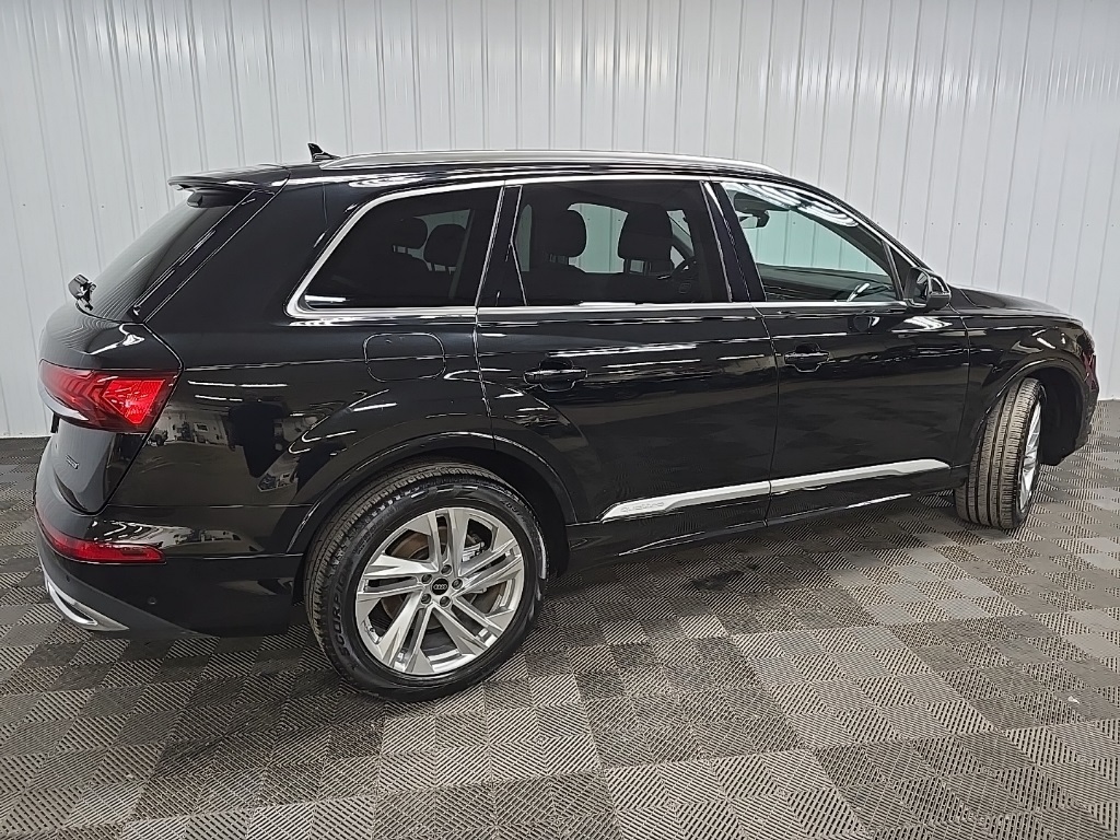 2023 Audi Q7 55 Premium photo 3