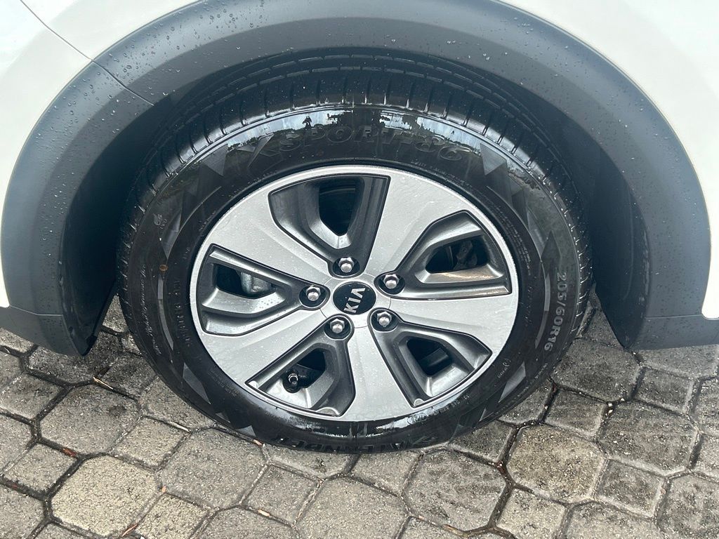 2019 Kia Niro FE photo 16