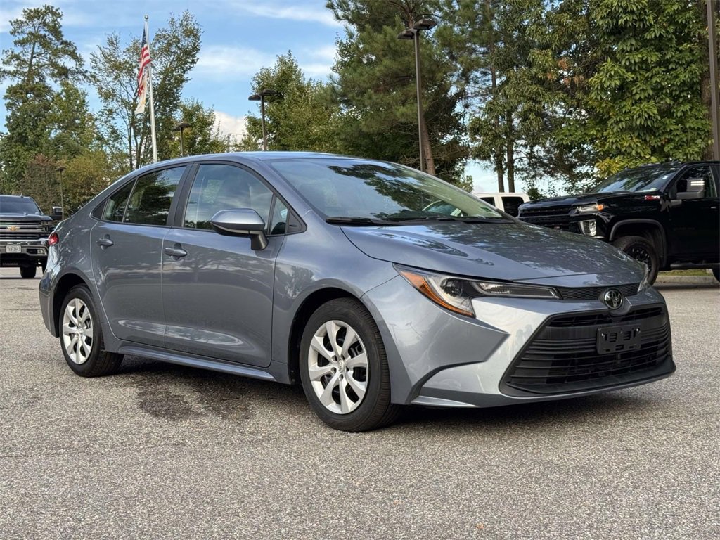 2024 Toyota Corolla LE photo 2
