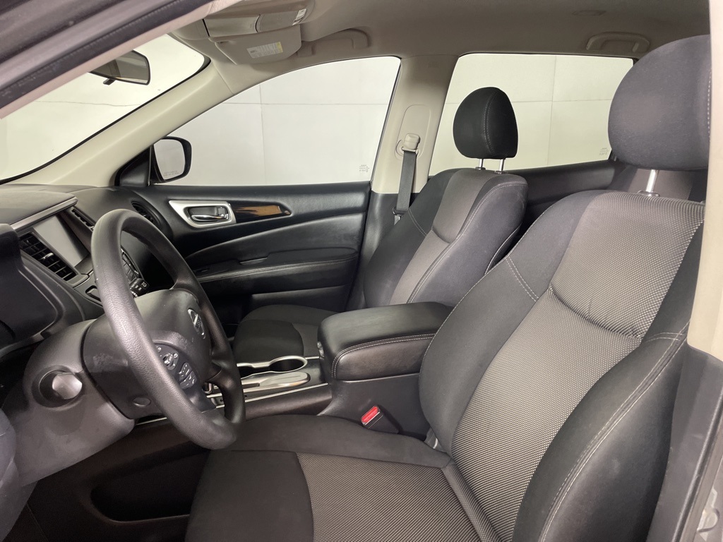 2020 Nissan Pathfinder S photo 16