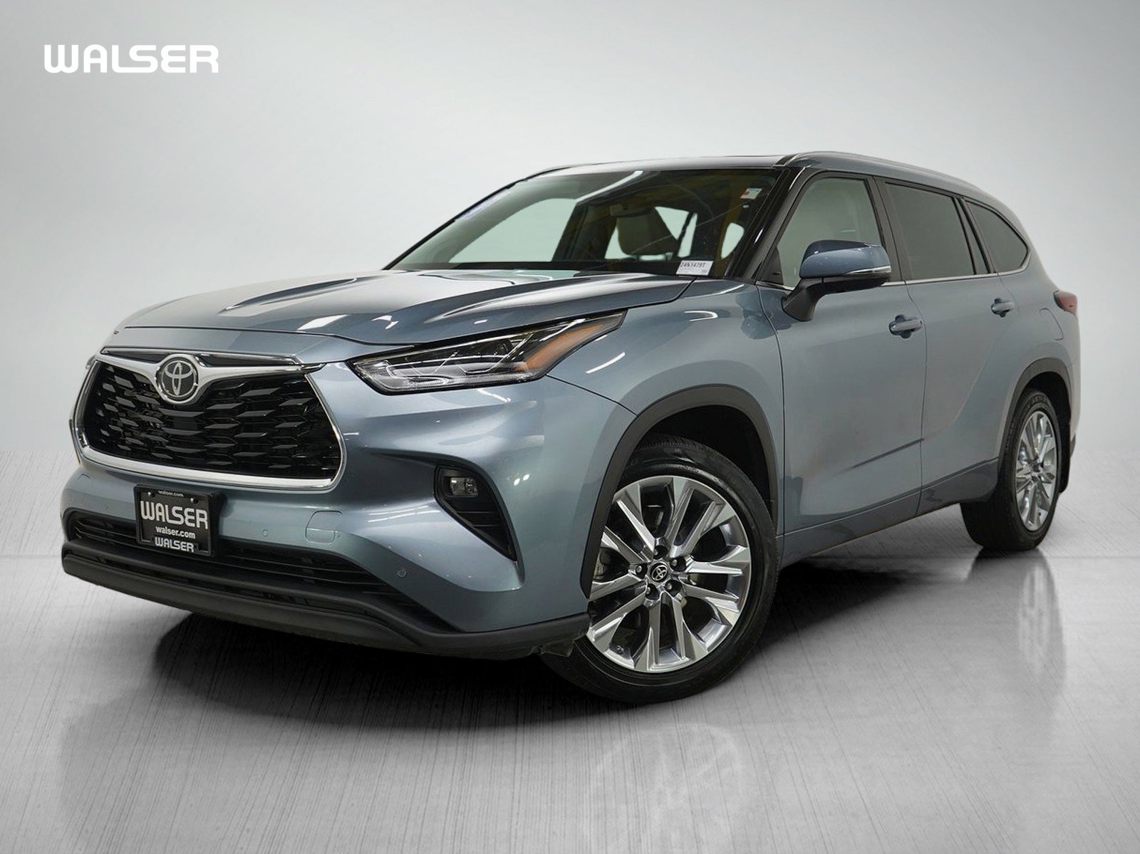 2021 Toyota Highlander Limited's photo