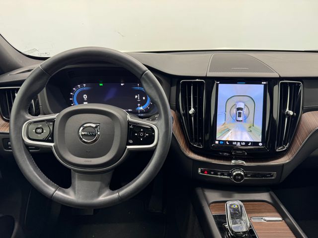 2022 Volvo XC60 B5 Inscription photo 3