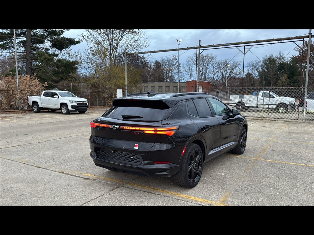 2025 Chevrolet Equinox EV 3RS photo 4