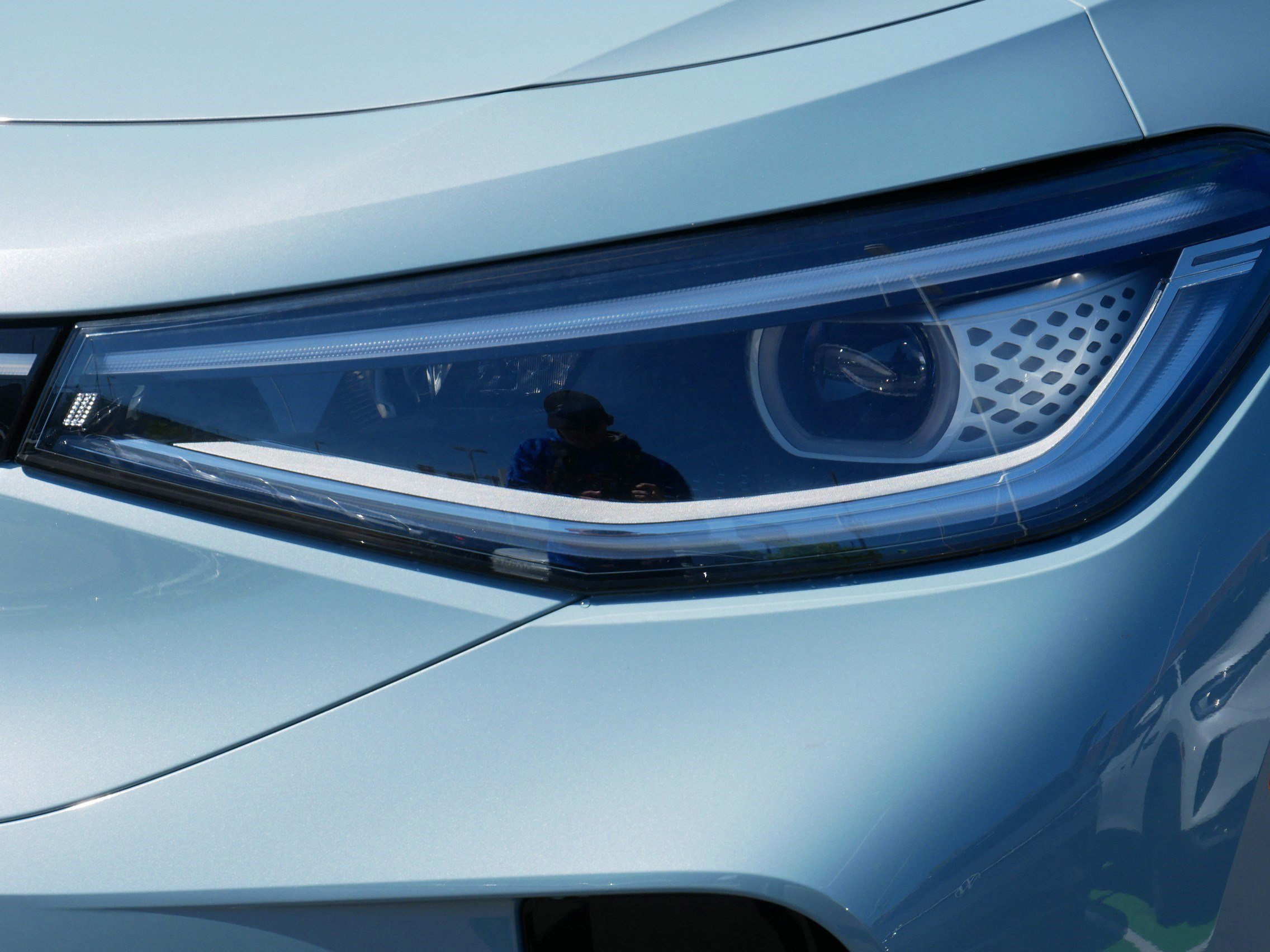 2025 Volkswagen ID.4 Pro Plus photo 4