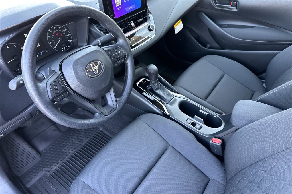 2025 Toyota Corolla LE photo 10