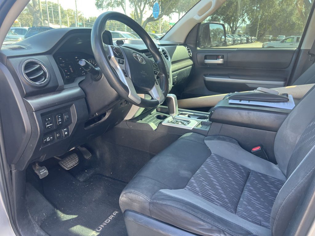 2018 Toyota Tundra SR5 photo 4