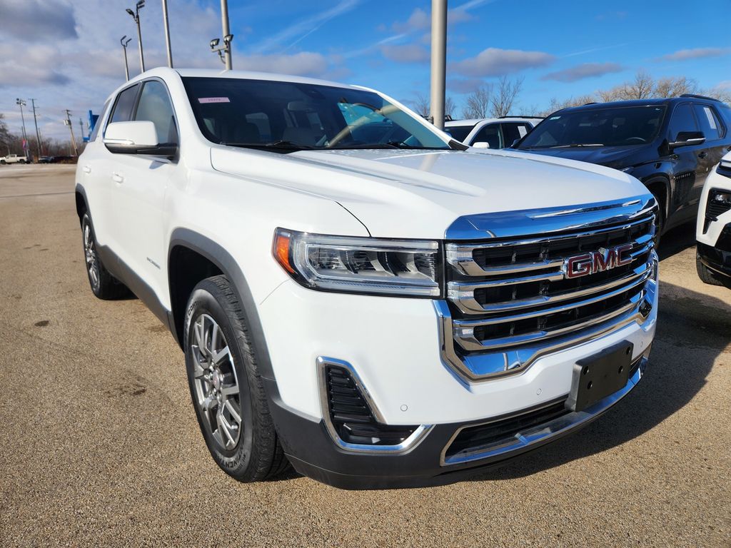 2022 GMC Acadia SLE's photo