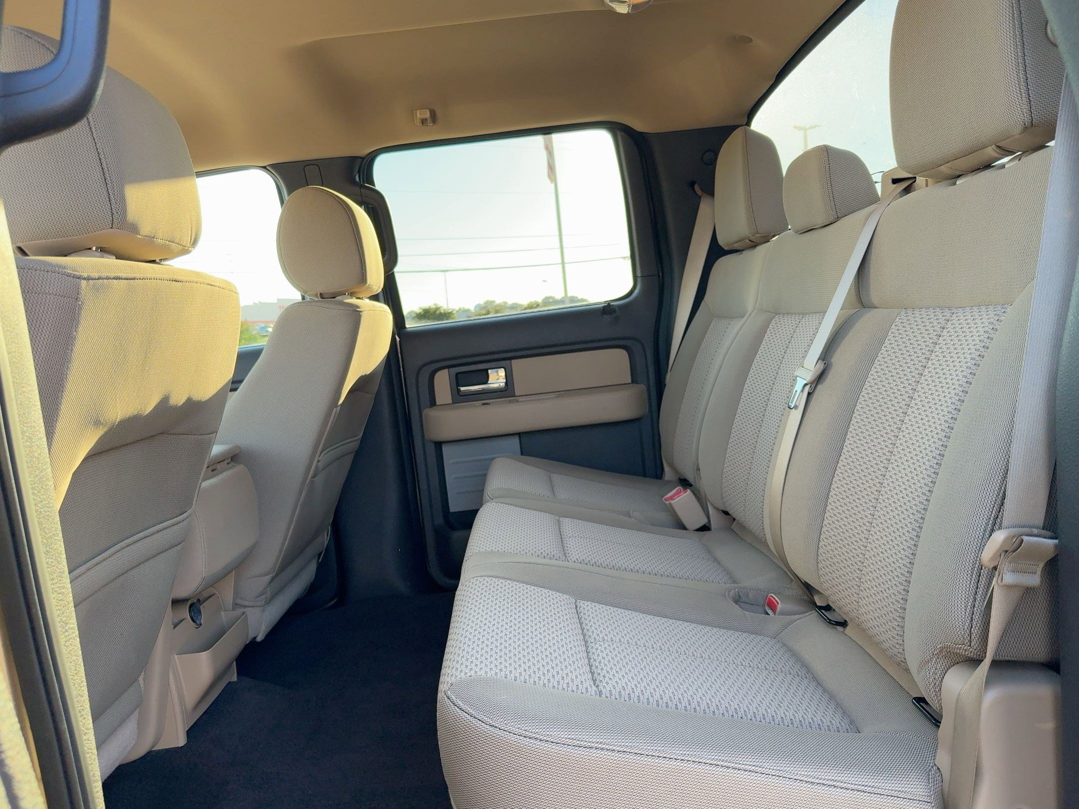 2014 Ford F-150 XLT photo 20