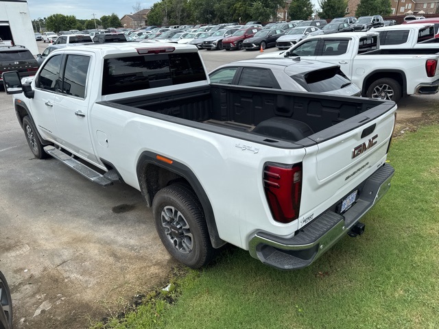 Used 2025 White GMC SLT image 17