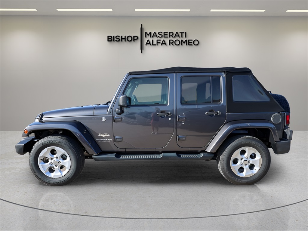 2014 Jeep Wrangler Unlimited Sahara photo 4