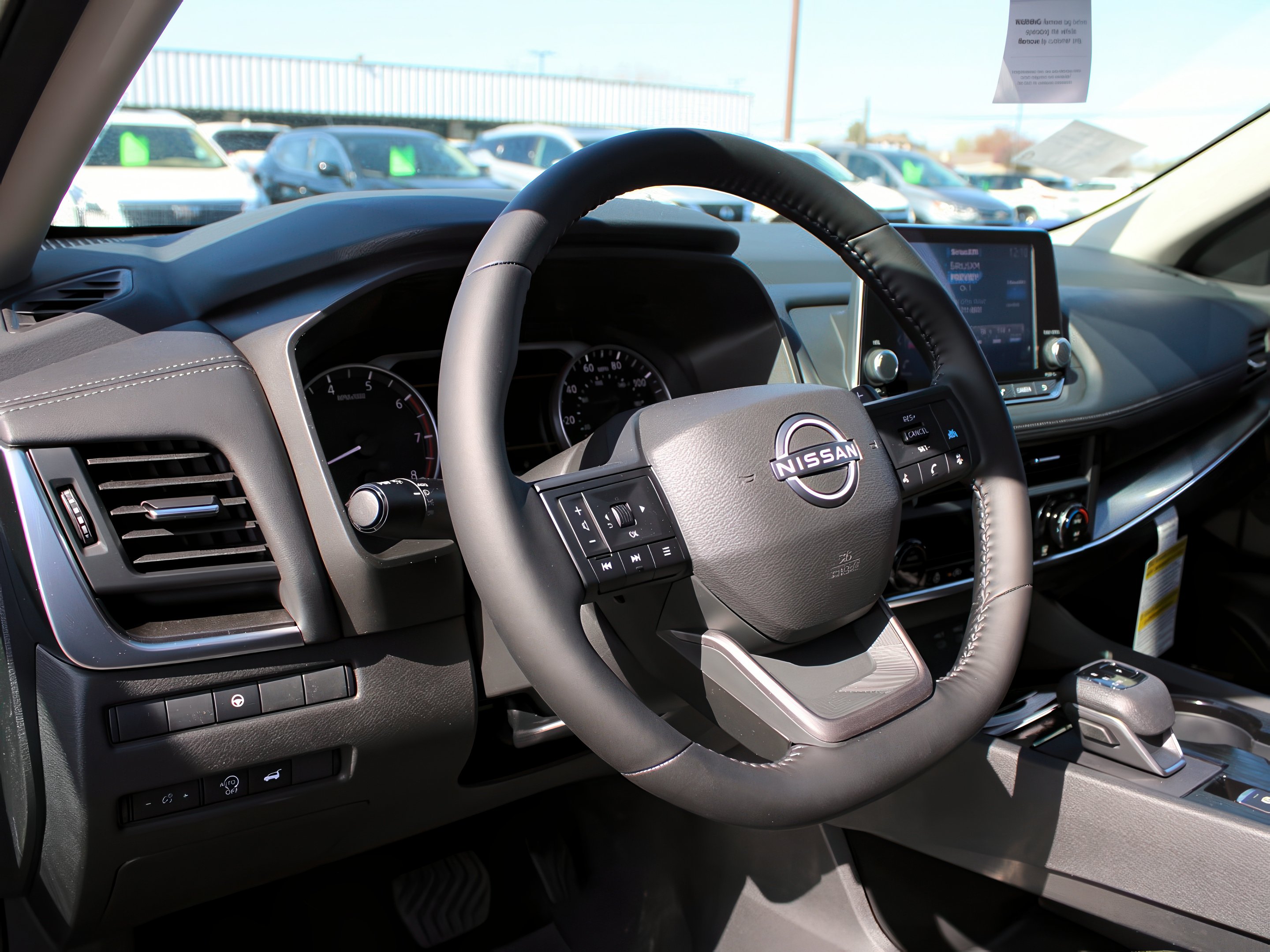 2025 Nissan Rogue SV photo 15
