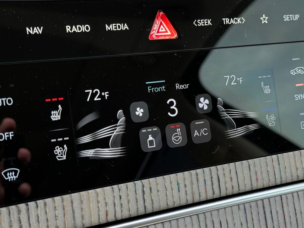 2025 Genesis GV80 2.5T Prestige photo 33