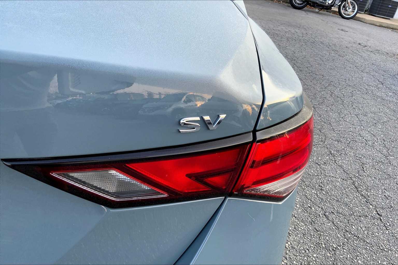 2024 Nissan Sentra SV photo 9