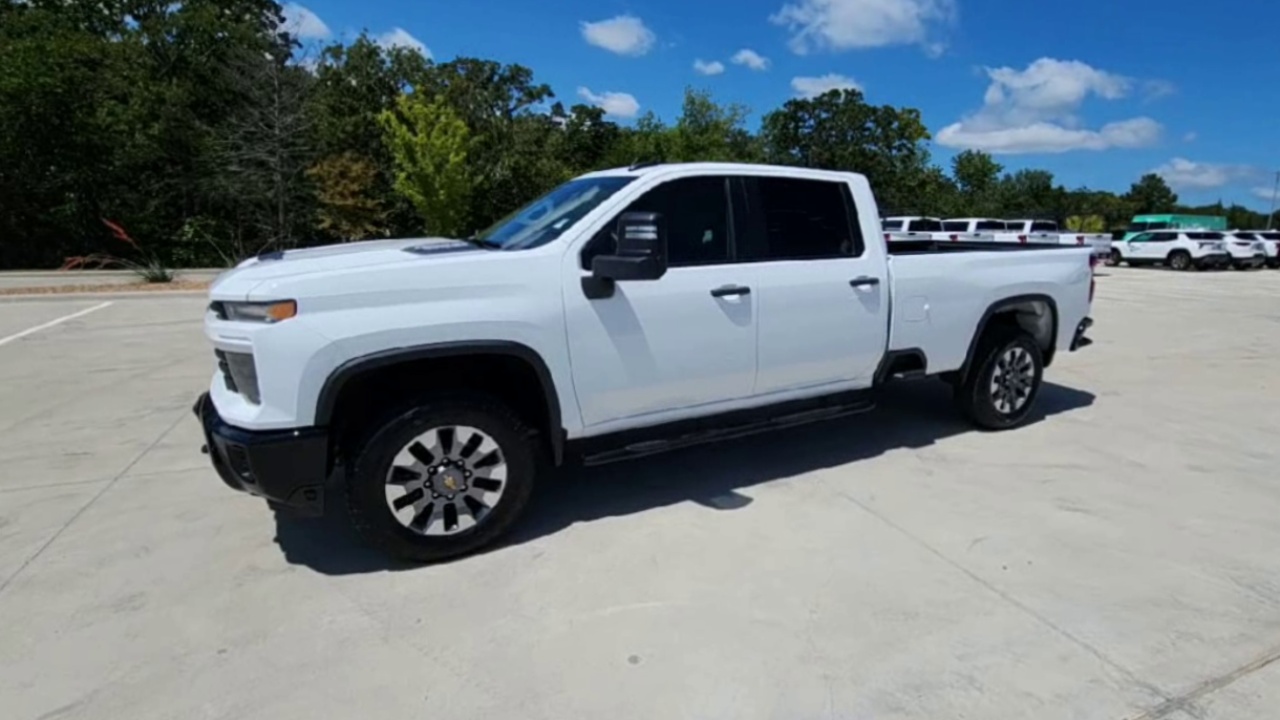 2024 Chevrolet Silverado 2500HD Custom photo 30