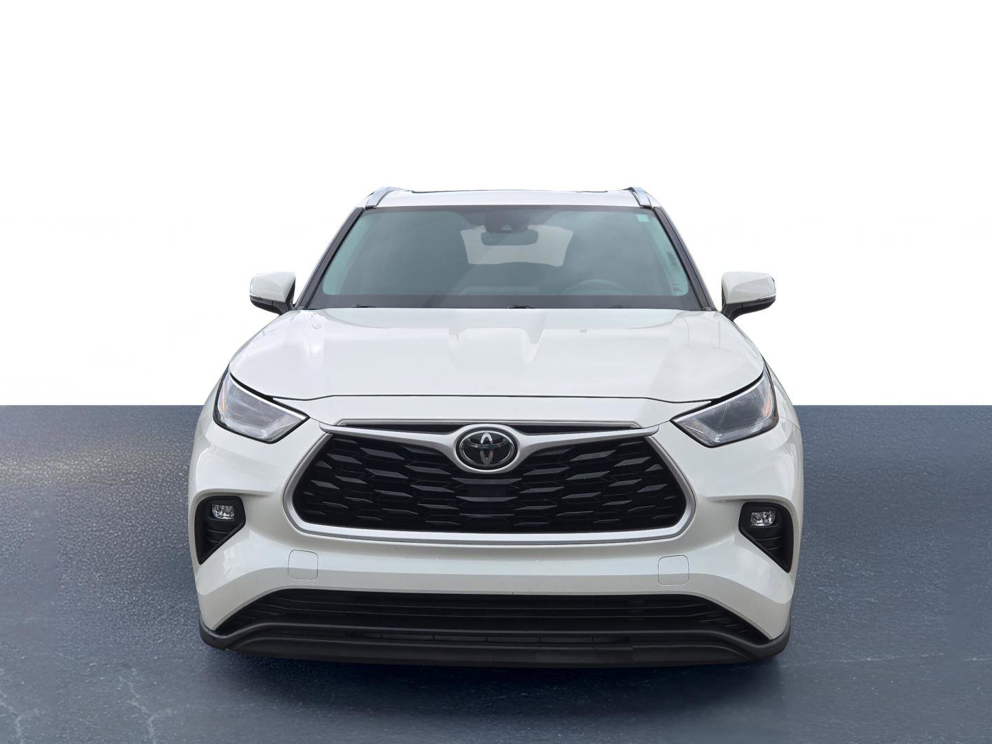 2021 Toyota Highlander XLE photo 2