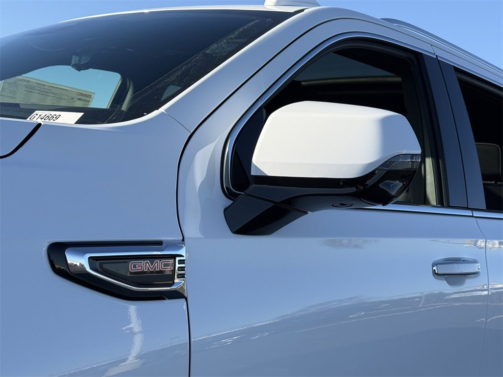 2026 GMC YUKON XL - Image 11