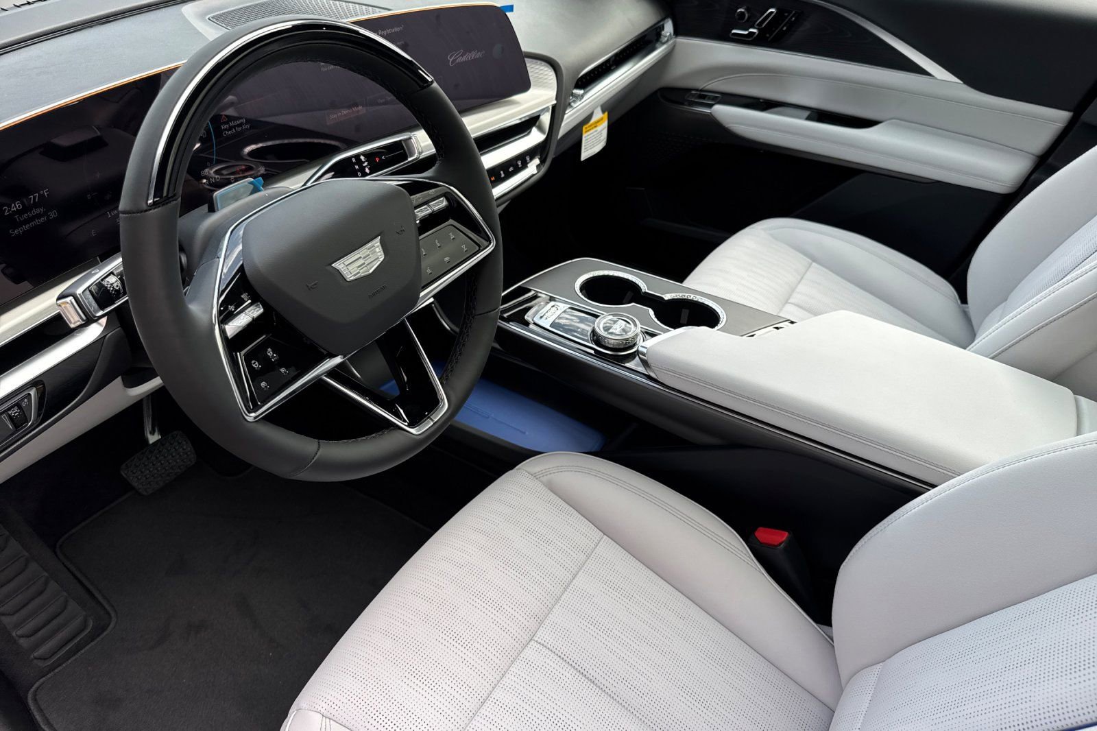 2026 Cadillac Lyriq Luxury photo 9