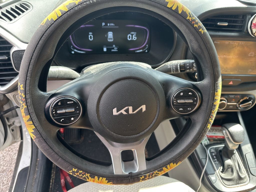 2023 Kia Soul LX photo 16