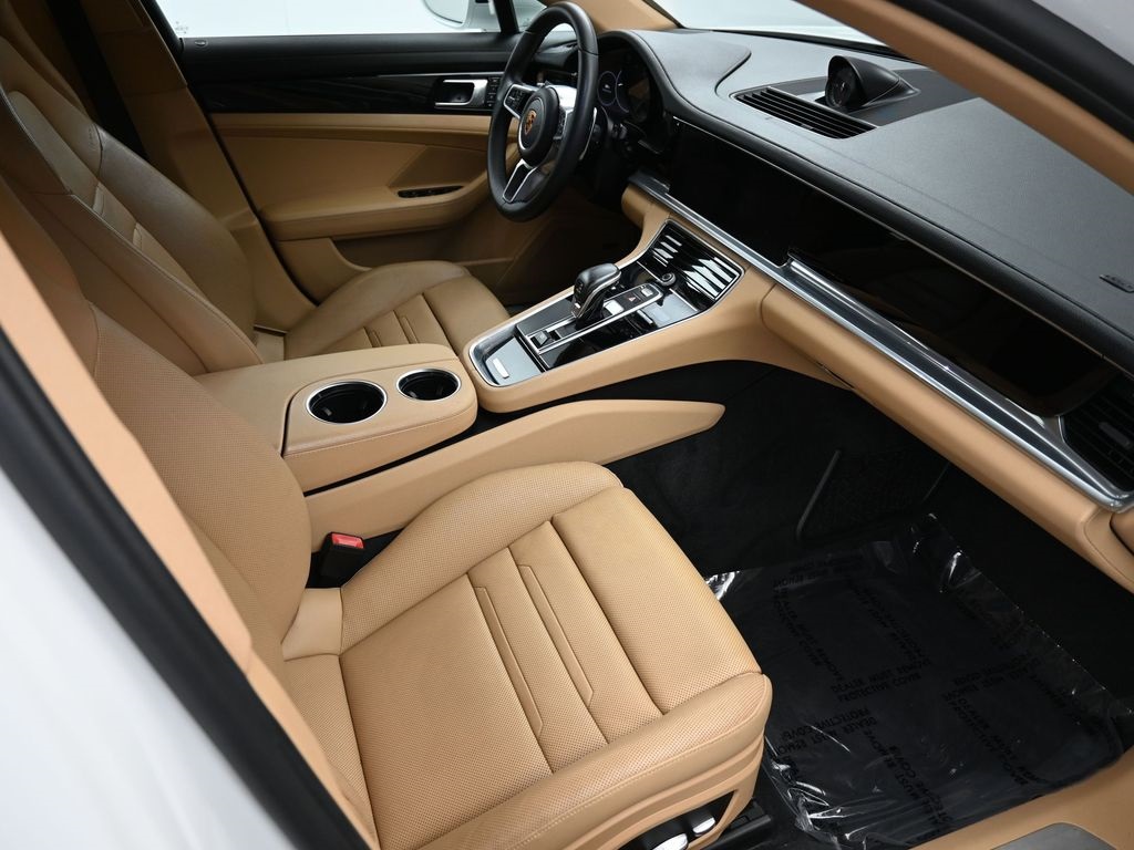 2019 Porsche Panamera Base photo 9