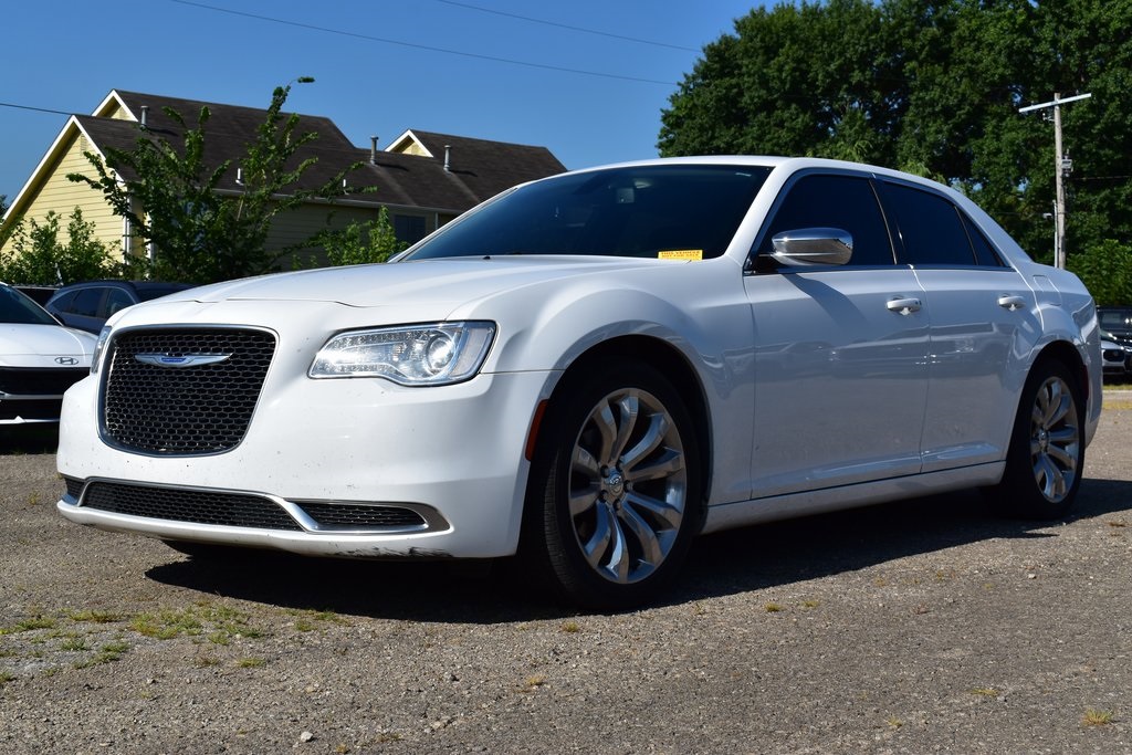 Used 2018 Chrysler 300 Touring with VIN 2C3CCAAG7JH278045 for sale in Kansas City