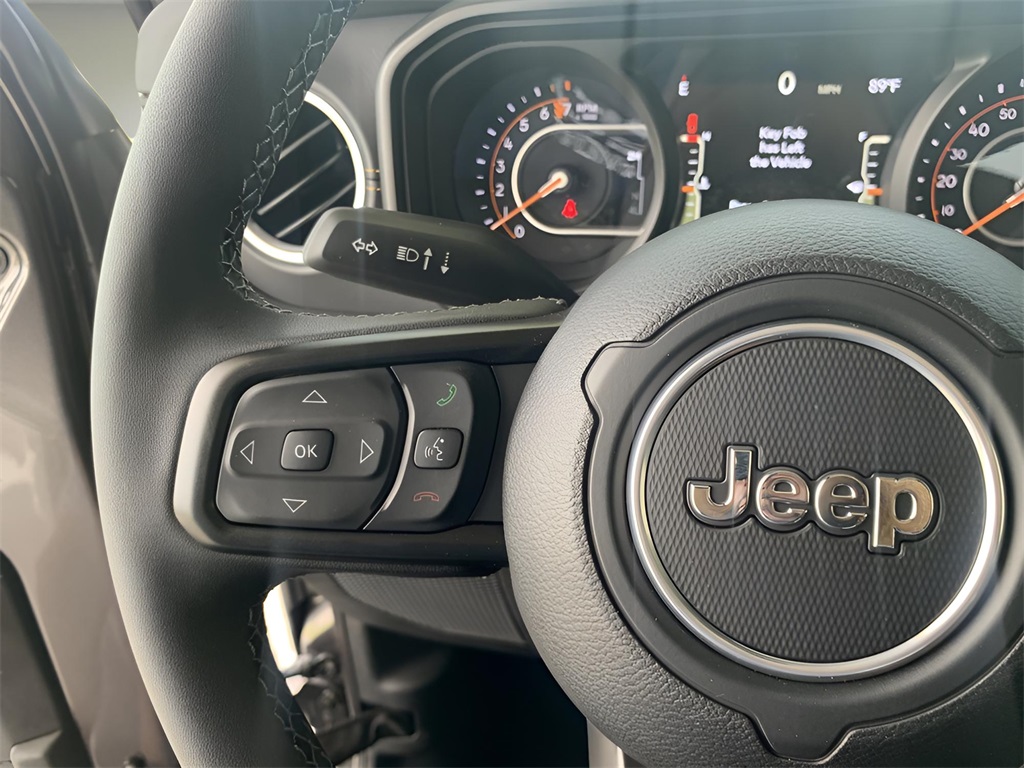 2025 Jeep Gladiator Sport photo 39