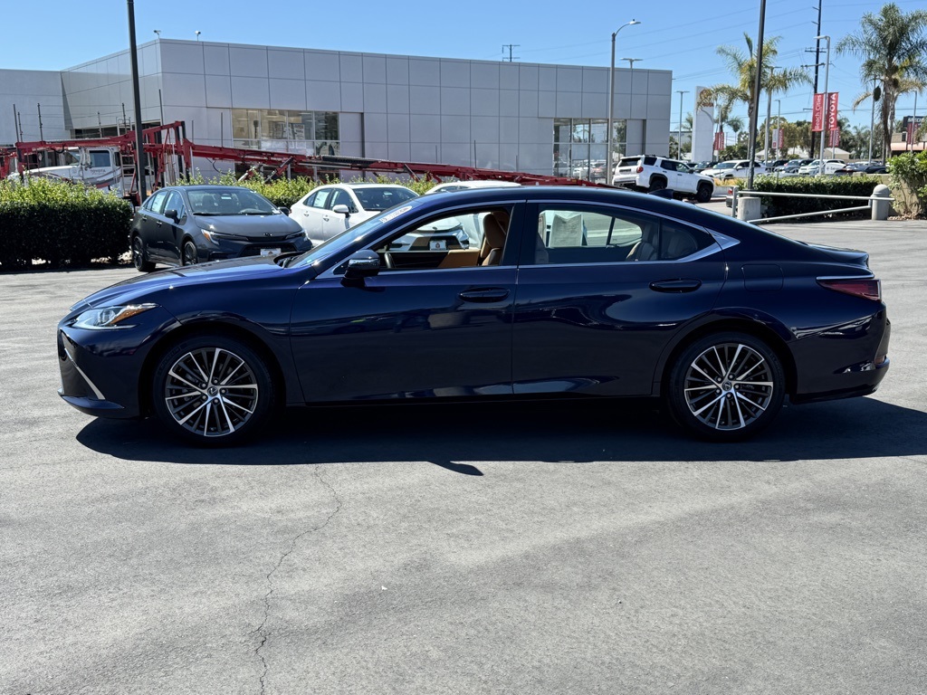 2023 Lexus ES 350 photo 3