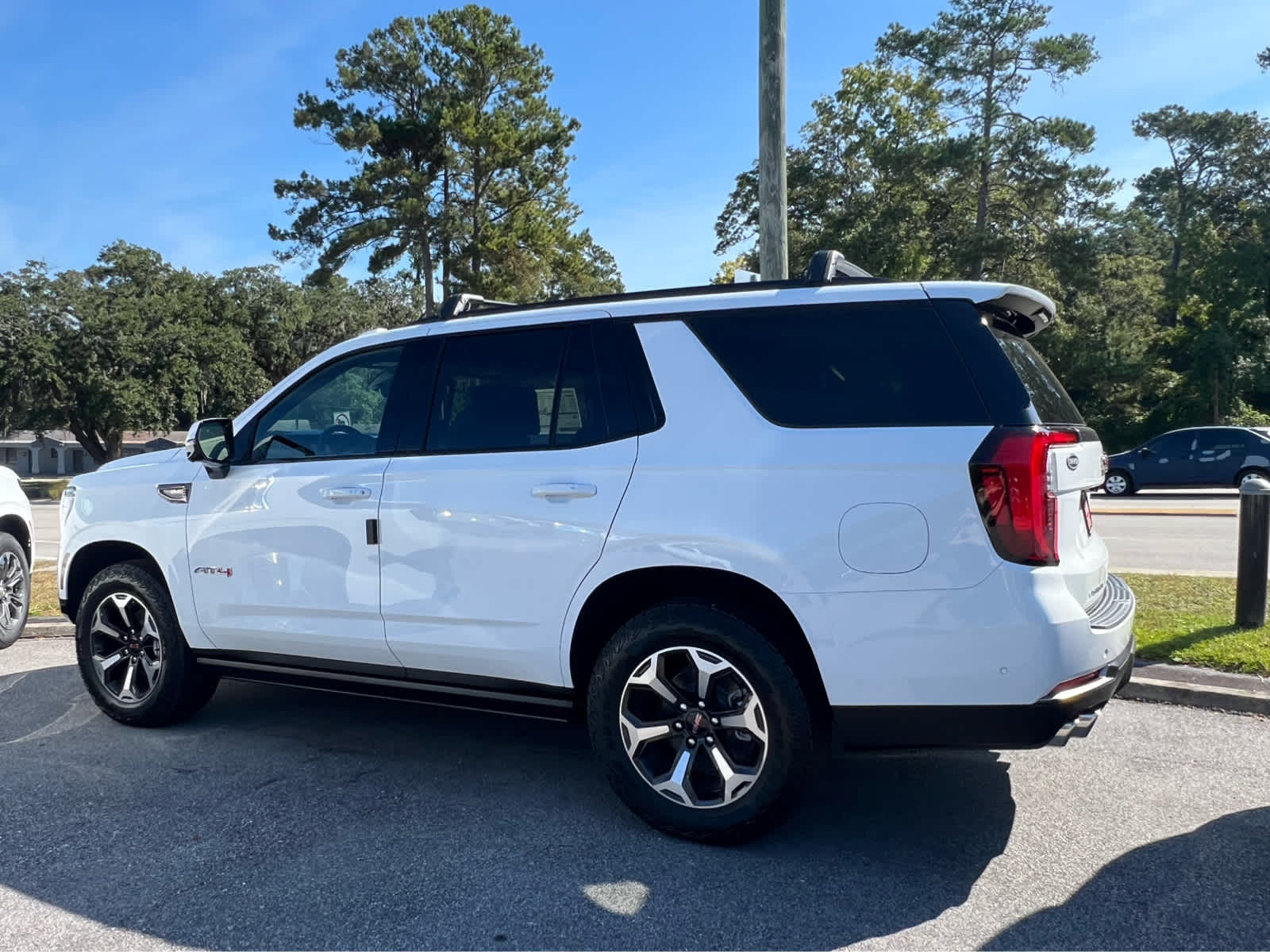 2025 Gmc Yukon AT4 Ultimate photo 2