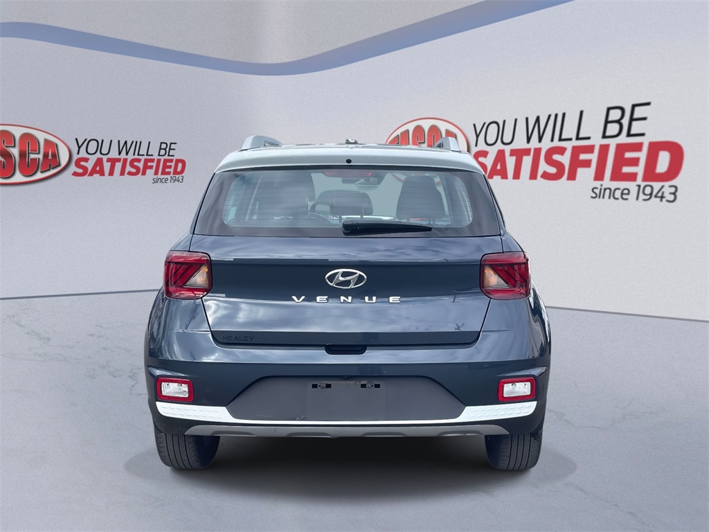2023 Hyundai Venue Limited photo 3
