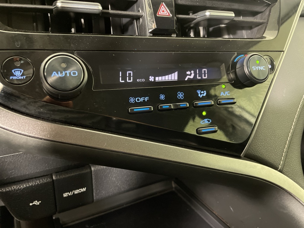 2024 Toyota Camry SE photo 25