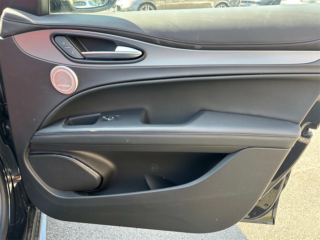 2025 Alfa Romeo Stelvio Sprint Base photo 14