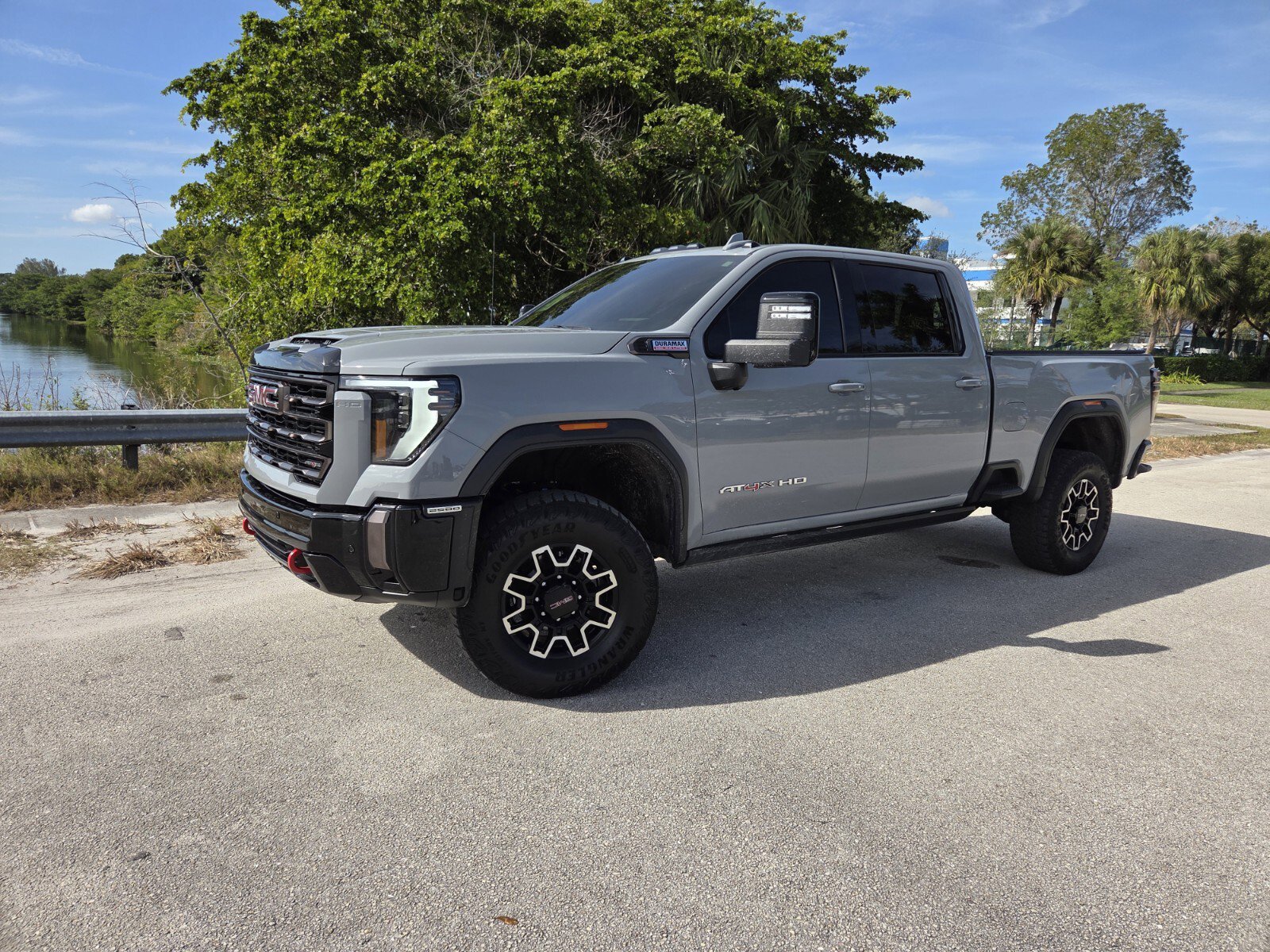 2024 GMC Sierra 2500HD AT4X's photo