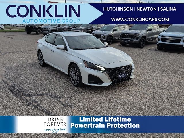 2024 Nissan Altima SL's photo