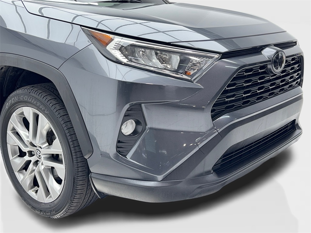2021 Toyota RAV4 XLE Premium photo 2