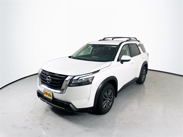 2025 Nissan Pathfinder SV photo 2