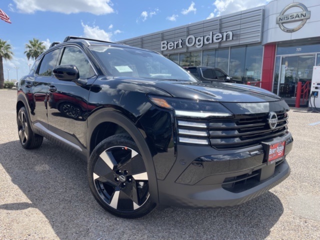 2025 Nissan Kicks SR's photo