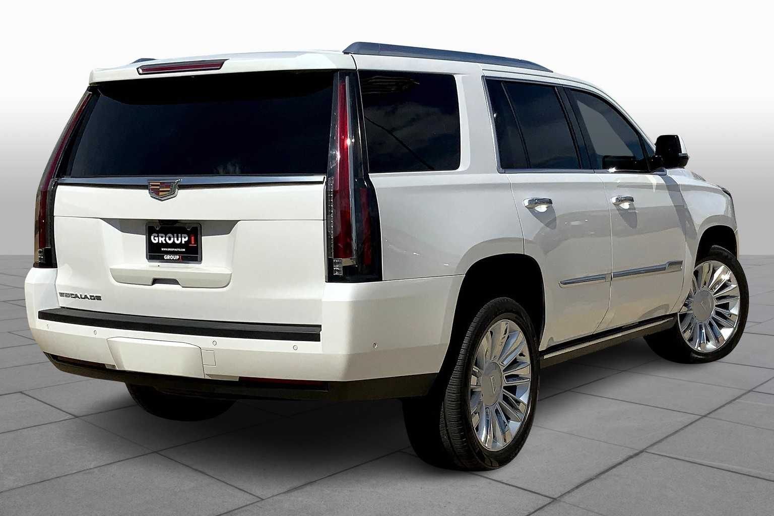 2019 Cadillac Escalade Platinum photo 10