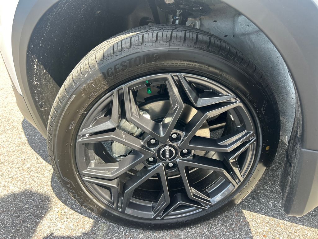 2026 Nissan Kicks SR photo 31