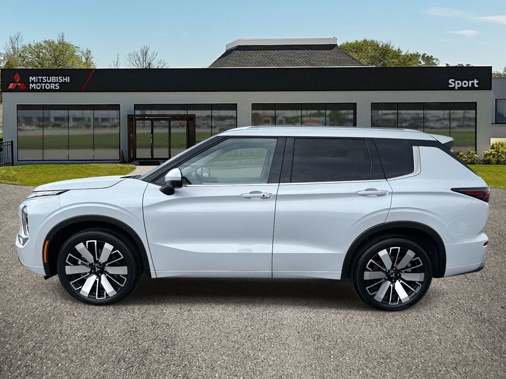 2025 Mitsubishi Outlander SEL photo 6