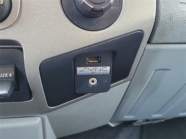 2011 Ford F-250 photo 25