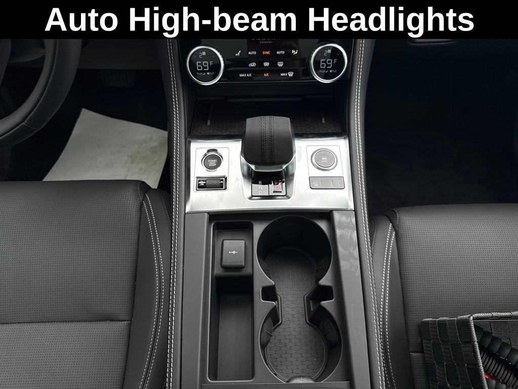 2025 Jaguar F-PACE P400 R-Dynamic S photo 23