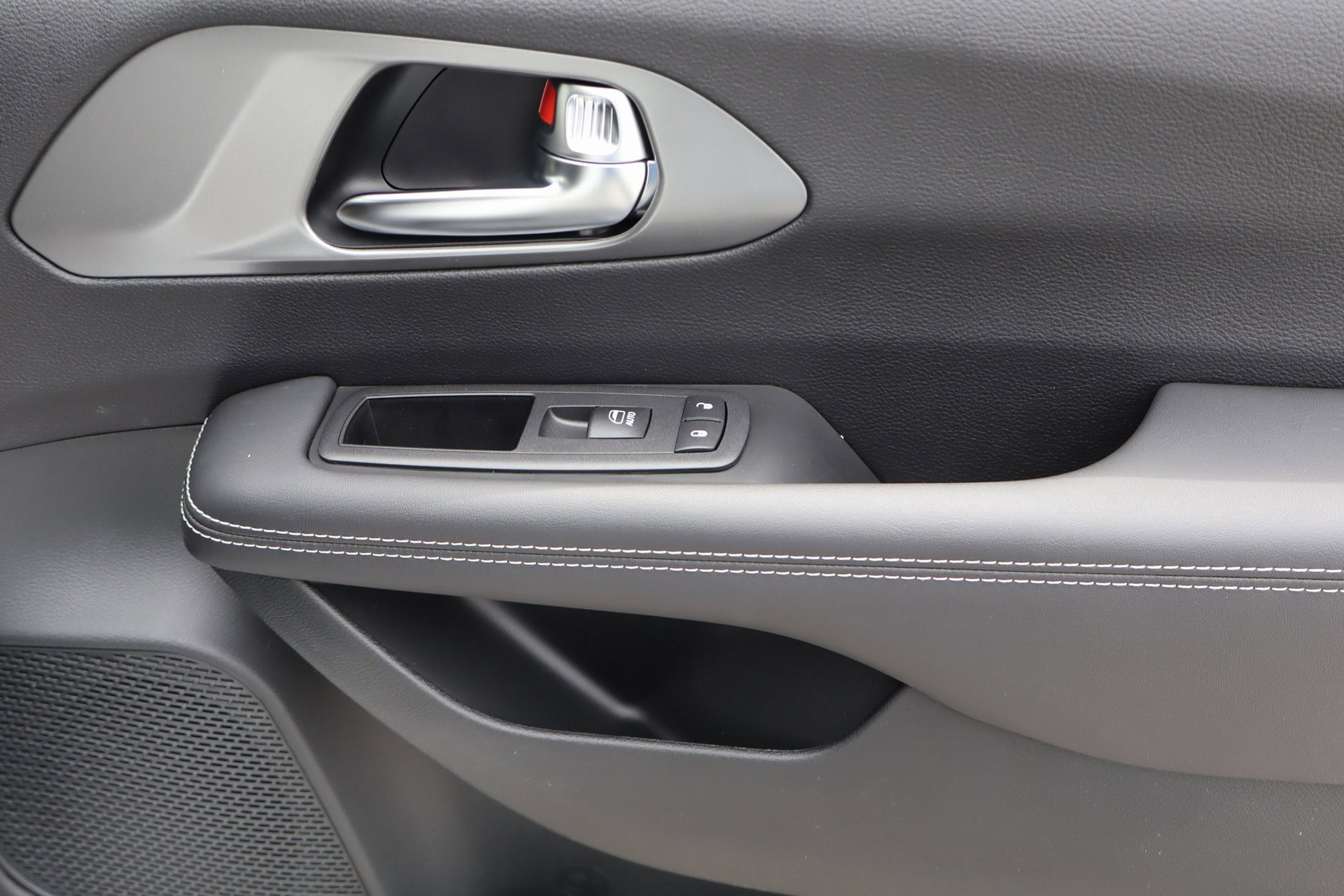 2025 Chrysler Voyager LX photo 29