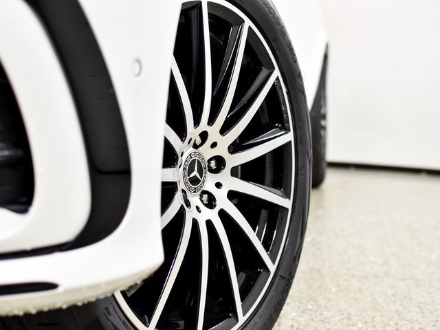 2025 Mercedes Benz GLS 450 4MATIC photo 4