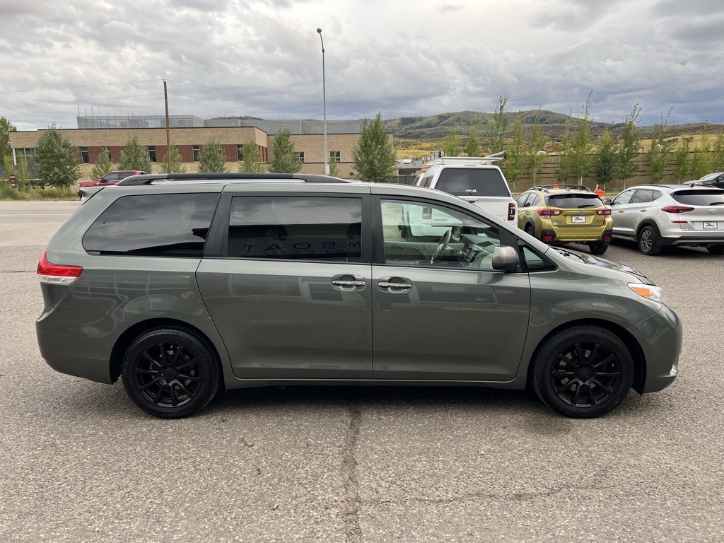 2014 Toyota Sienna photo 6