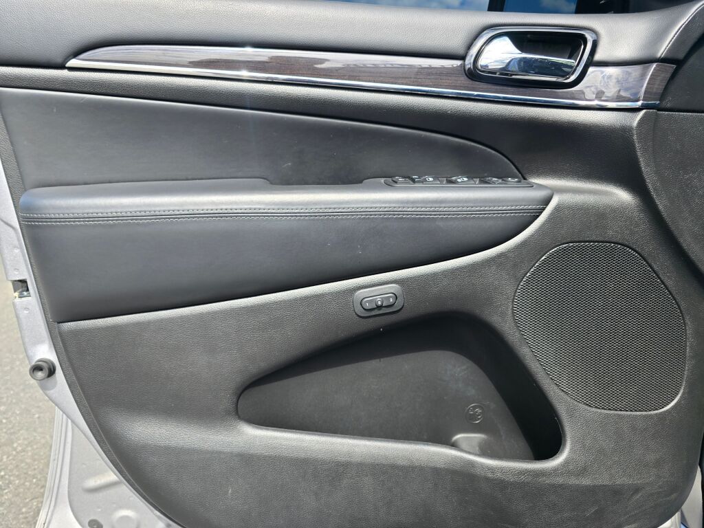 2020 Jeep Grand Cherokee Overland photo 24