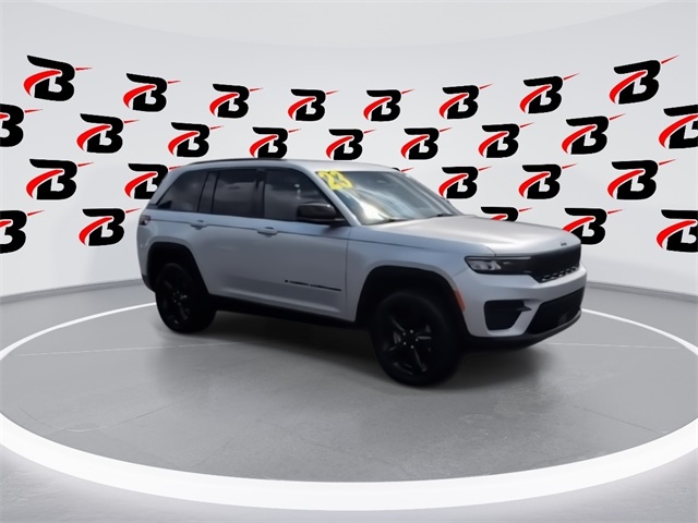 2023 Jeep Grand Cherokee Altitude photo 7