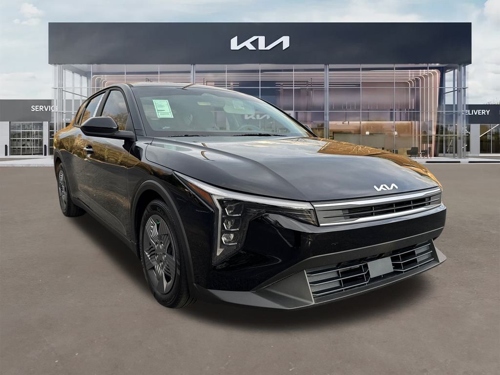 2025 Kia K4 LX's photo