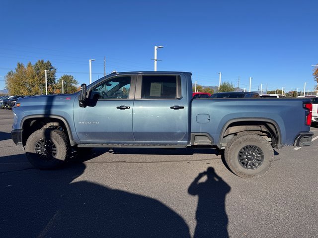 2024 Chevrolet Silverado 2500HD ZR2 photo 3